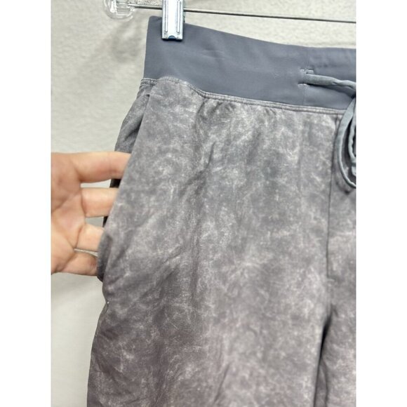 Lululemon T.H.E. Short 7" Linerless Mens Small Gray Gravel Dust Zip Pockets - Picture 8 of 10